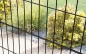 Preview: BLACKY Doppelstabmatte schwarz RAL 9005 im Garten