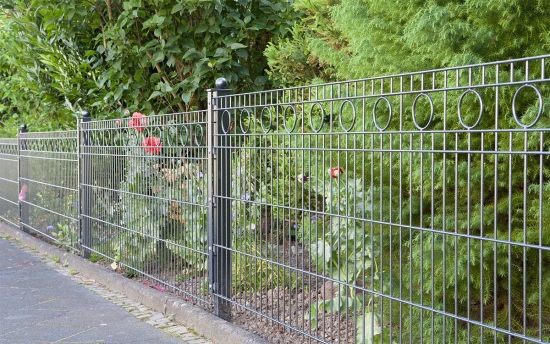 Schmuckzaun ROM im Garten